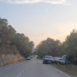 La carretera que lleva a Cala d'Hort, colapsada.