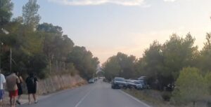 La carretera que lleva a Cala d'Hort, colapsada.