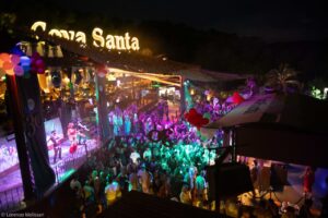 Made In Italy en Cova Santa. Archivo