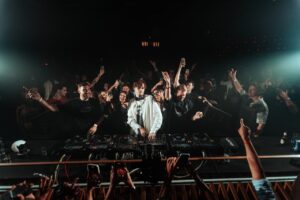 Mau P junto a CamelPhat en Pacha Ibiza. Archivo