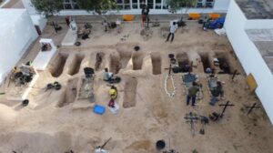 El Govern adjudica la ejecuci&oacute;n del V Plan de Fosas a Atics Aranzadi