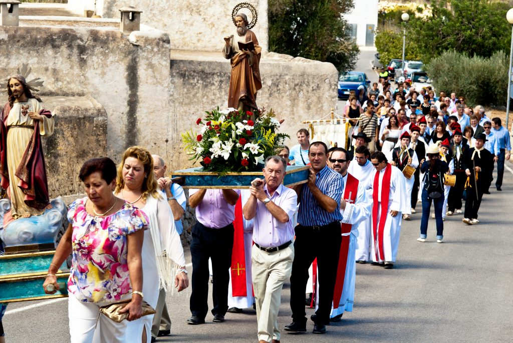 Procesión durante las Fiestas de Sant Mateu Procesión durante las Fiestas de Sant Mateu