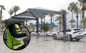 Taxis en la parada de Ses Fonts y una inaspectora del Consell de Ibiza.