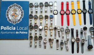 40 Relojes Falsificados De Marcas De Lujo, Incautados Por La Polic&iacute;a Local De Palma