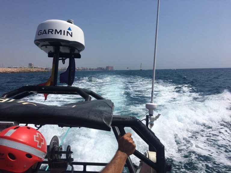 Sucesos. Llega una patera a Mallorca con 29 personas a bordo