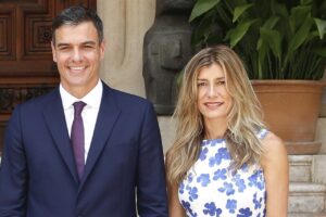 Pedro Sánchez junto a su esposa, Begoña Gómez Pedro Sánchez junto a su esposa, Begoña Gómez