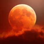 Luna llena de septiembre 2025: el eclipse total que te&ntilde;ir&aacute; de rojo el cielo y ser&aacute; visible en Baleares