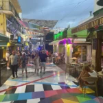 El mítico West End de Ibiza tiene cambios horarios: más horas de fiesta al año