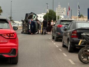 Aparatoso vuelco en Ibiza.jpg