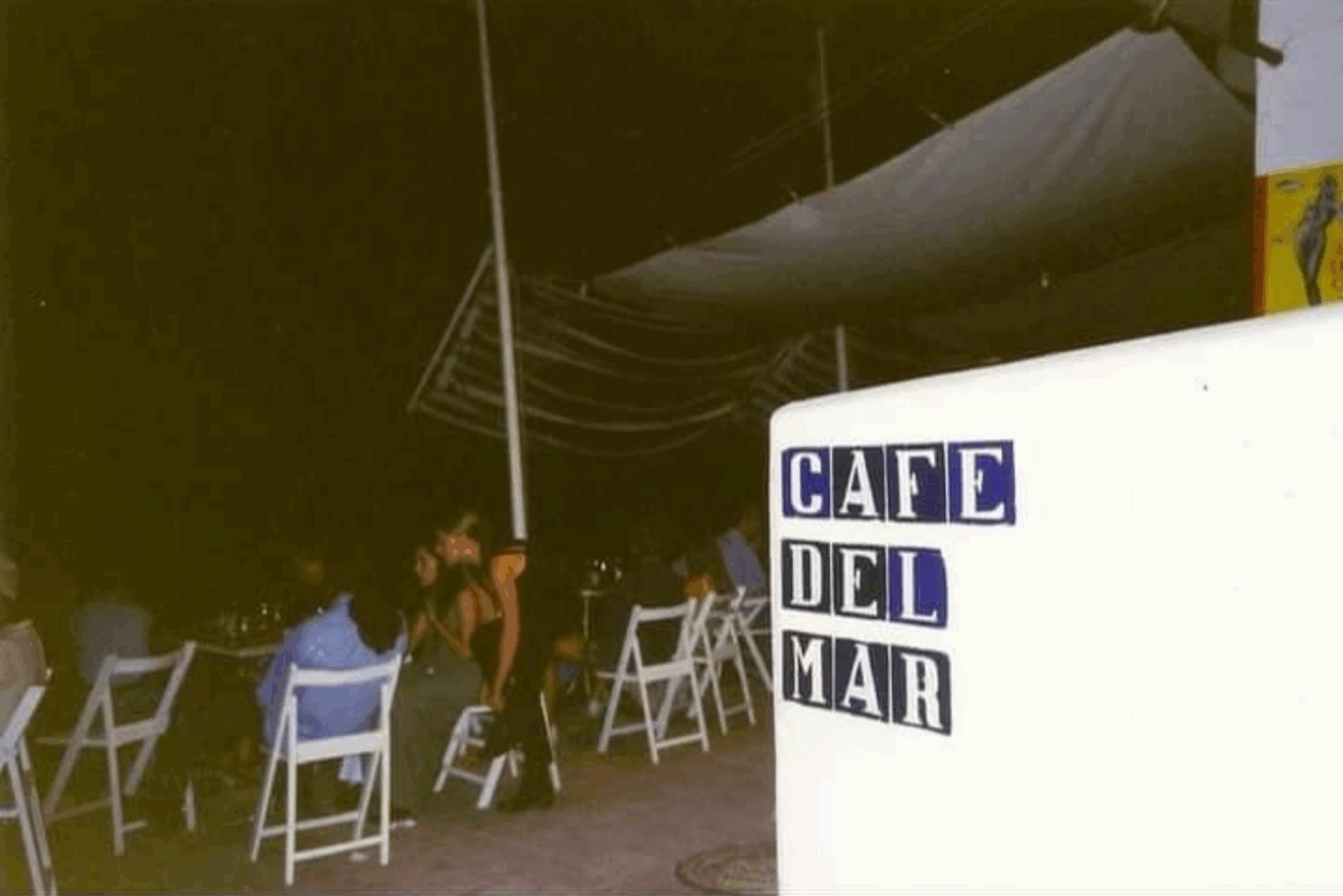 Café del Mar durante los años 90's. Archivo