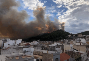 Así es el incendio en Oliva