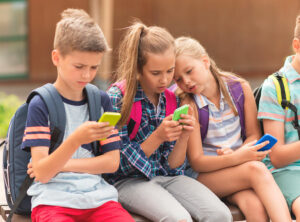 Consumo de redes en niños y adolescentes Consumo de redes en niños y adolescentes