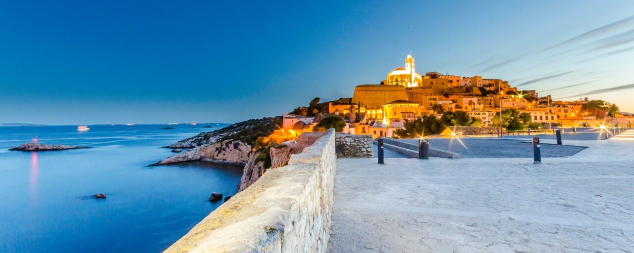 ¿Por qué la prensa británica denomina a Ibiza como