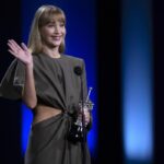 Jennifer Lawrence con el Premio Donostia