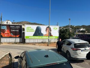 La pol&eacute;mica valla de Vox en Ibiza