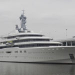 As&iacute; es &laquo;Eclipse&raquo;, el superyate de Roman Abramovich: tres a&ntilde;os atracado y toneladas de di&eacute;sel para mantener el aire acondicionado