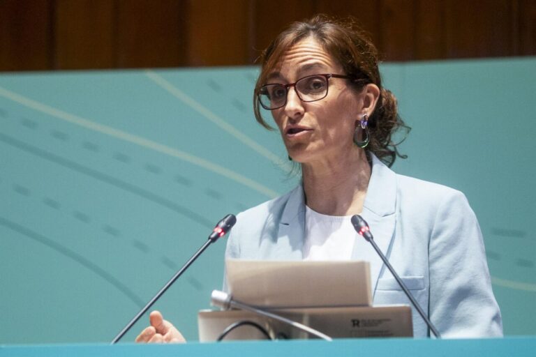 Ministra de Sanidad, Mónica García.