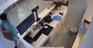 Mujer roba en una tienda en Ibiza