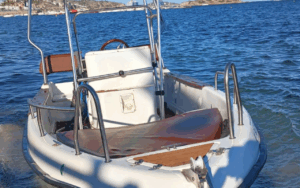 Patera llegada a Platja d'en Bossa.