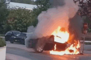 Se incendia un coche en Santa Eulària