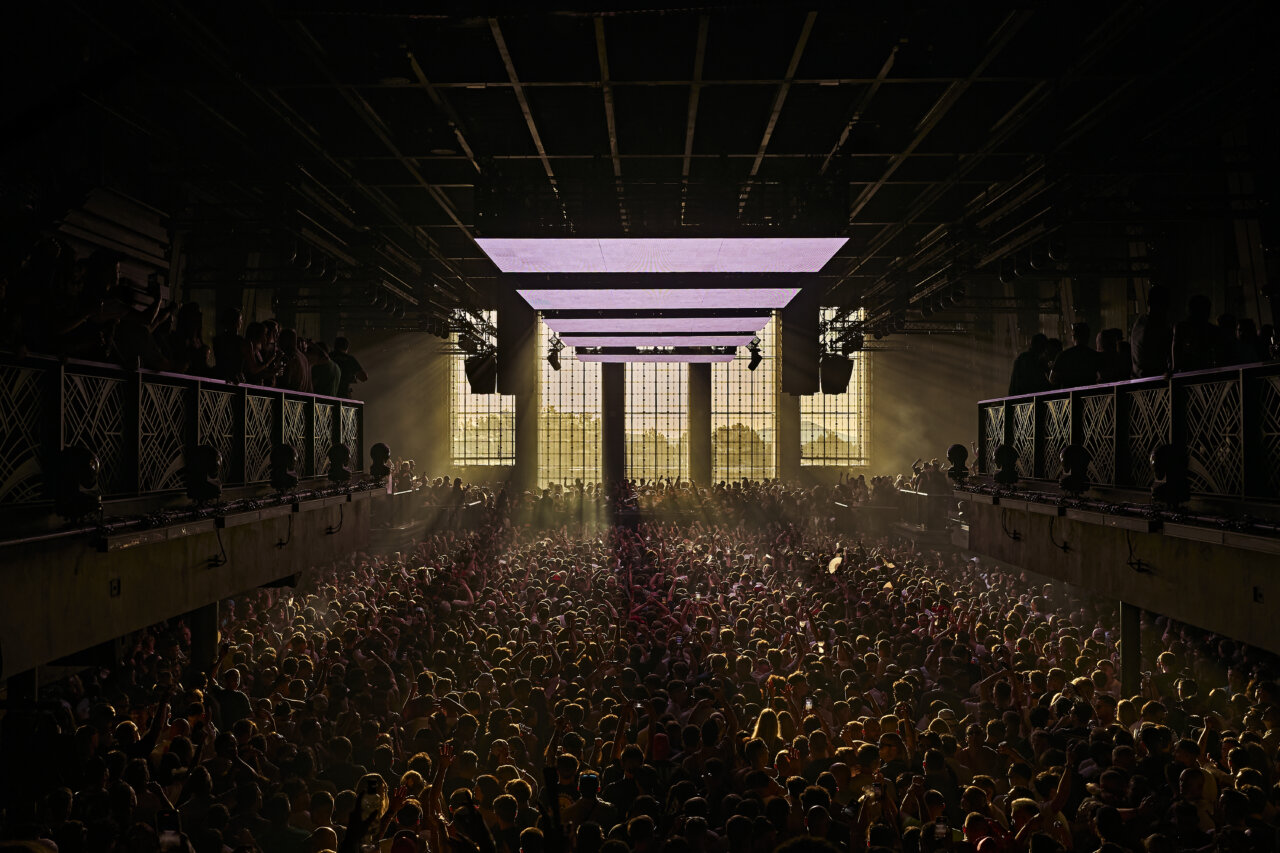 [UNVRS] durante el Opening Party 2025. Archivo