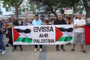 Una de las postales de la movilizaci&oacute;n en apoyo a Palestina que junt&oacute; a unas 400 personas en Cara de Rey.