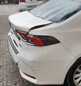 As&iacute; qued&oacute; el taxi chocado.