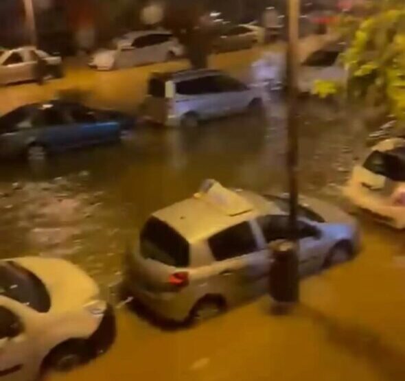Inundación en Playa Figueretas tras un fuerte aguacero en Ibiza