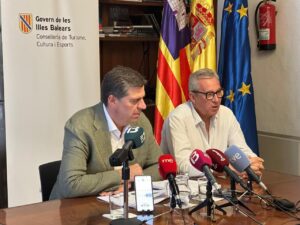 El conseller de Turismo, Cultura y Deportes, Jaume Bauz&aacute;.