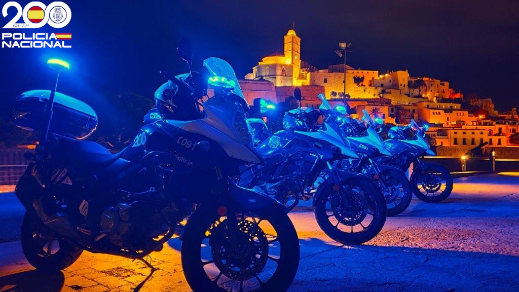 Policías