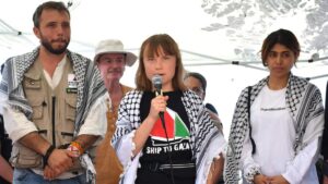 Greta Thunberg y activistas en la flotilla hacia Gaza