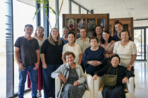 Grupo de mujeres rurales en Formentera durante una celebración