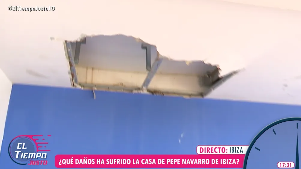 Daños visibles en el techo de la casa de Pepe Navarro en Ibiza