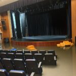 Interior del Auditorio de Cas Serres inundado tras la tormenta