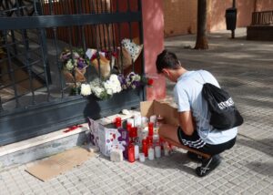 Homenaje a Sandra Peña en el lugar del fallecimiento