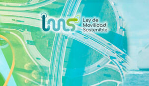 Logo de la Ley de Movilidad Sostenible sobre un fondo de carreteras