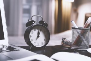 Este octubre volverás a dormir una hora más: ¿cuándo se atrasa el reloj en España?