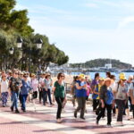 &Eacute;xito de la caminata cultural de Temps d&rsquo;Or: 150 mayores recorren el patrimonio local