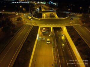 Vista de la carretera EI-800 hacia el aeropuerto de Ibiza tras inundaciones.