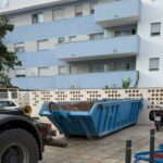 Contenedor tipo bañera para recoger enseres voluminosos en Ibiza