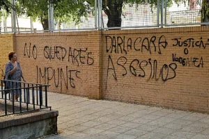 Pintadas en el colegio Irlandesas de Loreto de Sevilla