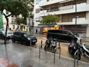 Vista de una calle inundada en Ibiza durante la DANA Alice