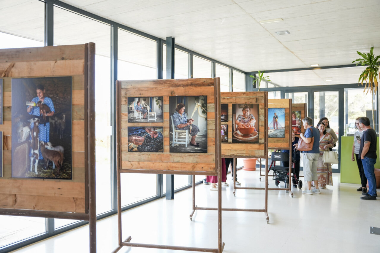 Exposición fotográfica homenaje a mujeres rurales en Formentera