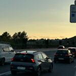 Tráfico congestionado en la EI-20 rumbo al puerto de Ibiza.