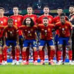 Jugadores de la selección española de fútbol en una alineación