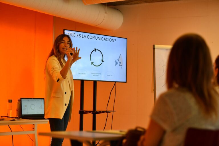 Taller sobre comunicación en el Foro de Emprendedores Ingenion 2025.