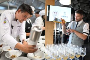 Chef preparando platos en Gastronomika 2025 en Ibiza.