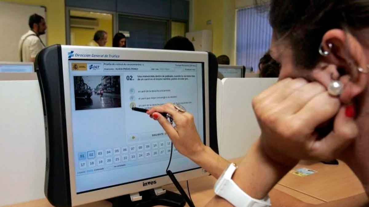 DGT confirma que el examen teórico de conducir cambia desde el 1 de octubre: ¿cuáles son las modificaciones?