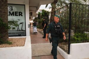 La Guardia Civil retira el cuerpo de una mujer en Es Pujols