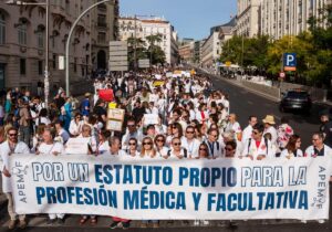 Manifestación de médicos en Madrid pidiendo un estatuto propio